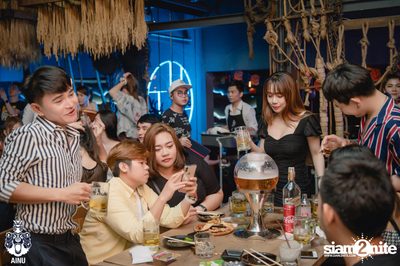 Saturday Night at Ainu Bar — photo 115