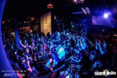 Bud's Live Party กับ Big Ass ที่ เพลย์ลิสต์ เอกมัย — photo 135