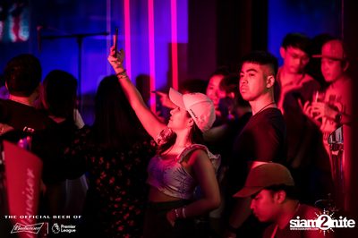 Bud's Live Party กับ Big Ass ที่ เพลย์ลิสต์ เอกมัย — photo 152