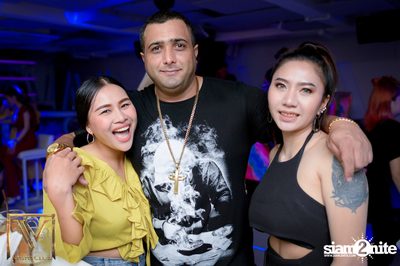 Neon Party at V Nightclub Bangkok — photo 15