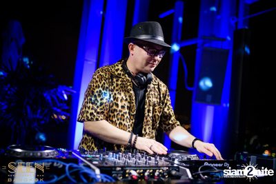 Sinergy Sounds 1.0 | Seen Restaurant & Bar Bangkok — photo 3