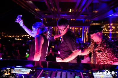Sinergy Sounds 1.0 | Seen Restaurant & Bar Bangkok — photo 105