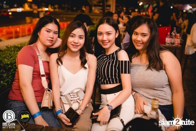 The TOYS ที่ บีกิน บาร์ — photo 19
