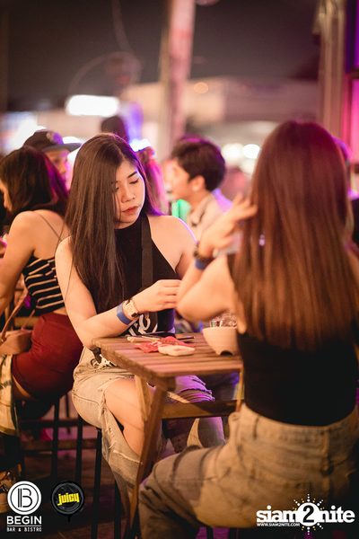 The TOYS ที่ บีกิน บาร์ — photo 44