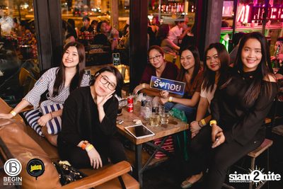 The TOYS ที่ บีกิน บาร์ — photo 62