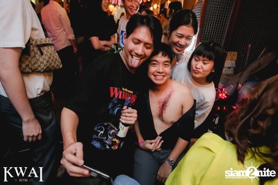 Yokee Playboy ที่ บ็อทเทิลร็อคเก็ต คราฟท์เบียร์บาร์ — photo 47