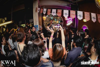 Yokee Playboy ที่ บ็อทเทิลร็อคเก็ต คราฟท์เบียร์บาร์ — photo 63
