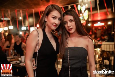 Indigo ที่ วอร์ม อัพ คาเฟ่ เชียงใหม่ — photo 33