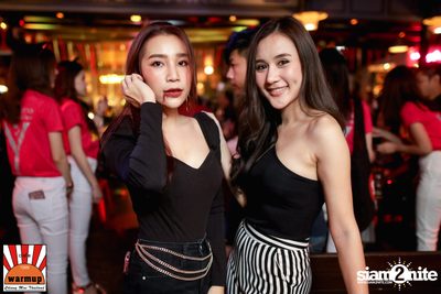 Indigo ที่ วอร์ม อัพ คาเฟ่ เชียงใหม่ — photo 36