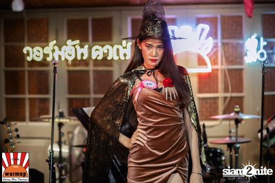 Indigo ที่ วอร์ม อัพ คาเฟ่ เชียงใหม่ — photo 61