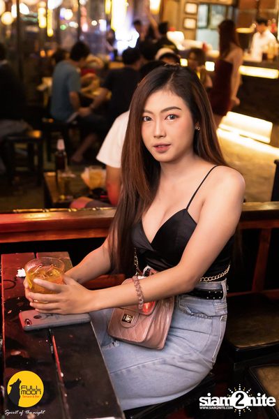 Stamp Apiwat at Fullmoon Terrace & Bar — photo 80