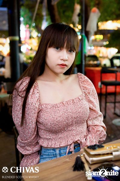 Zommarie at Why Here — photo 8