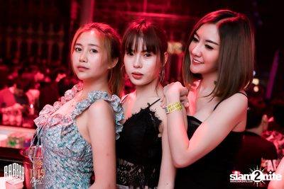 D15 Nights presents DJ BL3ND | BARBARBAR Thonglor — photo 104