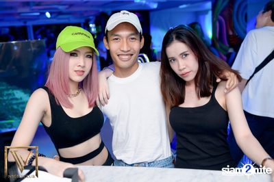 Saturday Night at V Nightclub — photo 108