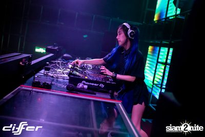 Halloween Weekend กับ DJ BL3ND ที่ ดิฟเฟอร์ ผับ พัทยา — photo 32