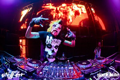Halloween Weekend กับ DJ BL3ND ที่ ดิฟเฟอร์ ผับ พัทยา — photo 81