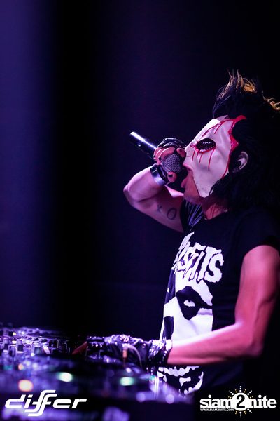 Halloween Weekend กับ DJ BL3ND ที่ ดิฟเฟอร์ ผับ พัทยา — photo 93