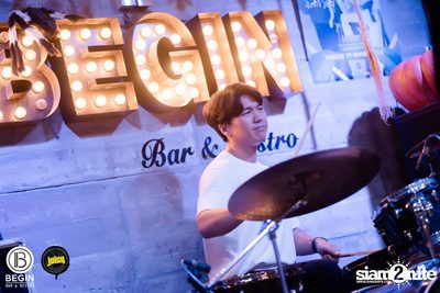 Budweiser นำเสนอ Younggu x Diamond ที่ บีกิน บาร์ — photo 54