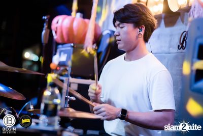 Budweiser นำเสนอ Younggu x Diamond ที่ บีกิน บาร์ — photo 79
