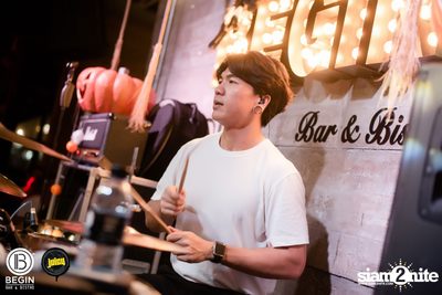 Budweiser นำเสนอ Younggu x Diamond ที่ บีกิน บาร์ — photo 80
