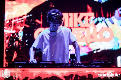 Friday Night at BARBARBAR — photo 4