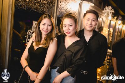 Saturday Night at Ainu Bar — photo 14