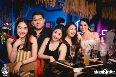Saturday Night at Ainu Bar — photo 19