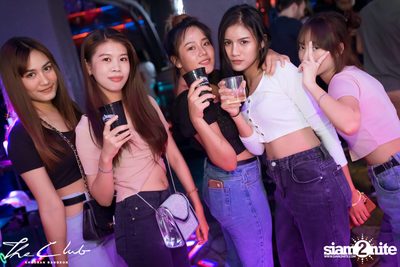 Loopers at The Club Khaosan — photo 20
