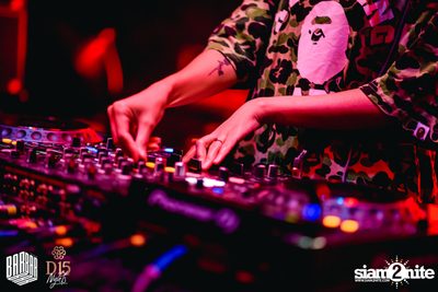 Friday Night at BARBARBAR — photo 16