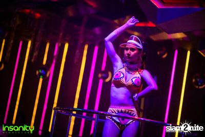 Suyano ที่ Insanity Nightclub — photo 16