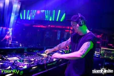 Suyano ที่ Insanity Nightclub — photo 38