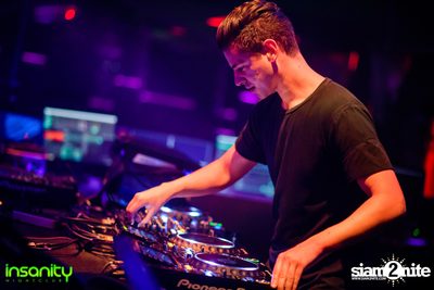 Suyano ที่ Insanity Nightclub — photo 47