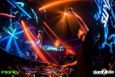 Suyano ที่ Insanity Nightclub — photo 93