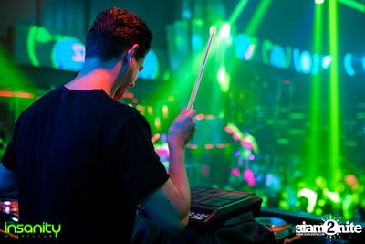Suyano ที่ Insanity Nightclub — photo 100