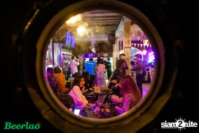 Greasy Cafe ที่ Bottle Rocket Craft Beer Bar — photo 47