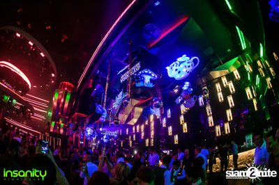 DJ T Asian Invasion ที่ Insanity Nightclub — photo 10