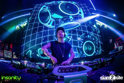 DJ T Asian Invasion ที่ Insanity Nightclub — photo 34