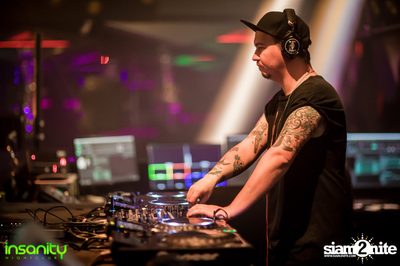 DJ T Asian Invasion ที่ Insanity Nightclub — photo 61