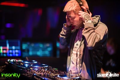 DJ T Asian Invasion ที่ Insanity Nightclub — photo 63