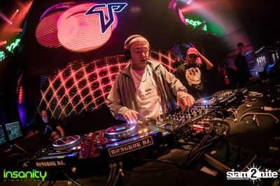 DJ T Asian Invasion ที่ Insanity Nightclub — photo 70