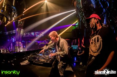 DJ T Asian Invasion ที่ Insanity Nightclub — photo 73
