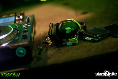 DJ T Asian Invasion ที่ Insanity Nightclub — photo 80