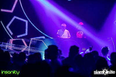 DJ T Asian Invasion ที่ Insanity Nightclub — photo 90