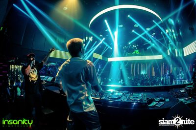 DJ T Asian Invasion ที่ Insanity Nightclub — photo 115