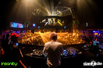 DJ T Asian Invasion ที่ Insanity Nightclub — photo 129