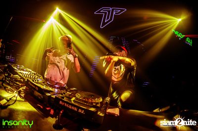 DJ T Asian Invasion ที่ Insanity Nightclub — photo 134