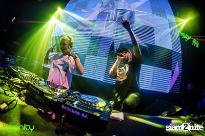 DJ T Asian Invasion ที่ Insanity Nightclub — photo 135