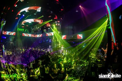DJ T Asian Invasion ที่ Insanity Nightclub — photo 142