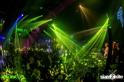 DJ T Asian Invasion ที่ Insanity Nightclub — photo 143