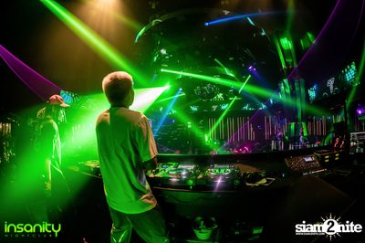 DJ T Asian Invasion ที่ Insanity Nightclub — photo 144
